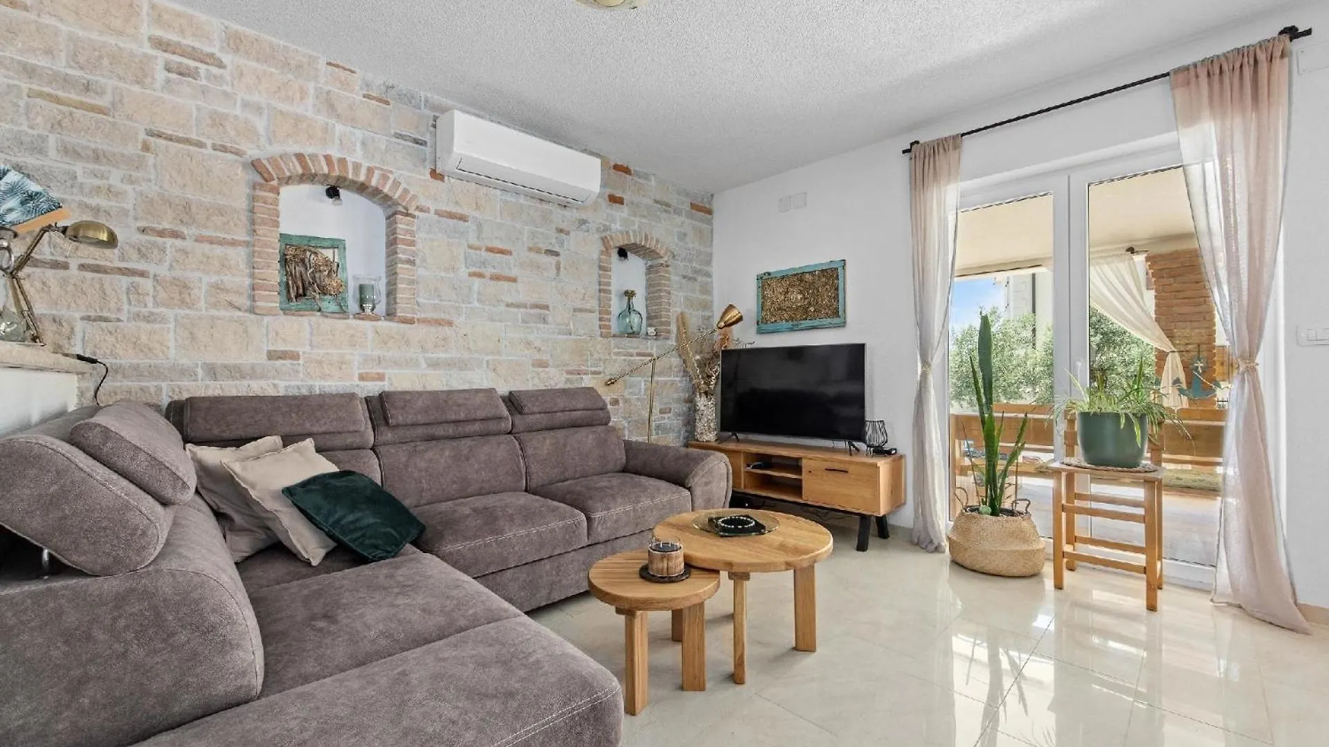 Holiday home Ferienhaus Mit Privatpool Fuer 8 Personen Ca 220 Qm In Peruski, Istrien Bucht Von Rasa Croatia