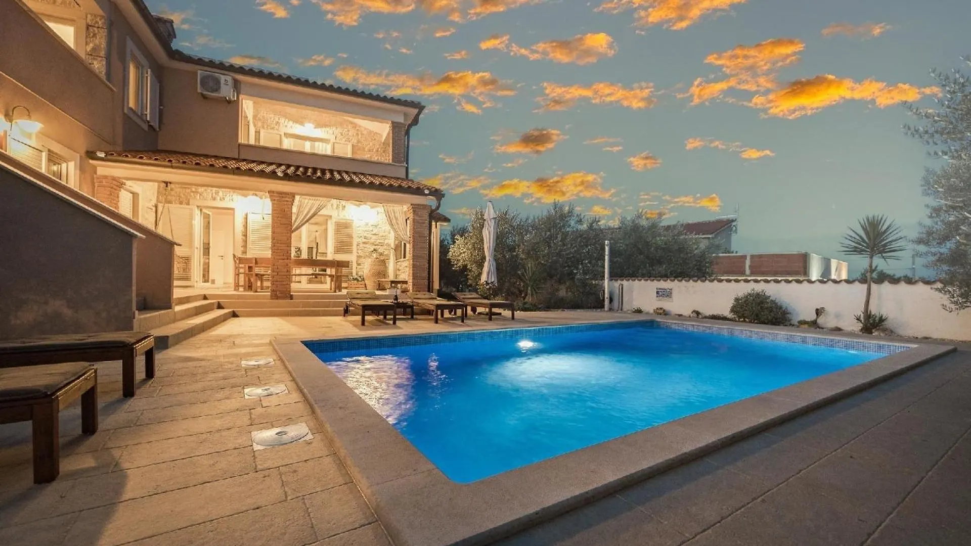 Ferienhaus Mit Privatpool Fuer 8 Personen Ca 220 Qm In Peruski, Istrien Bucht Von Rasa Holiday home Peruski